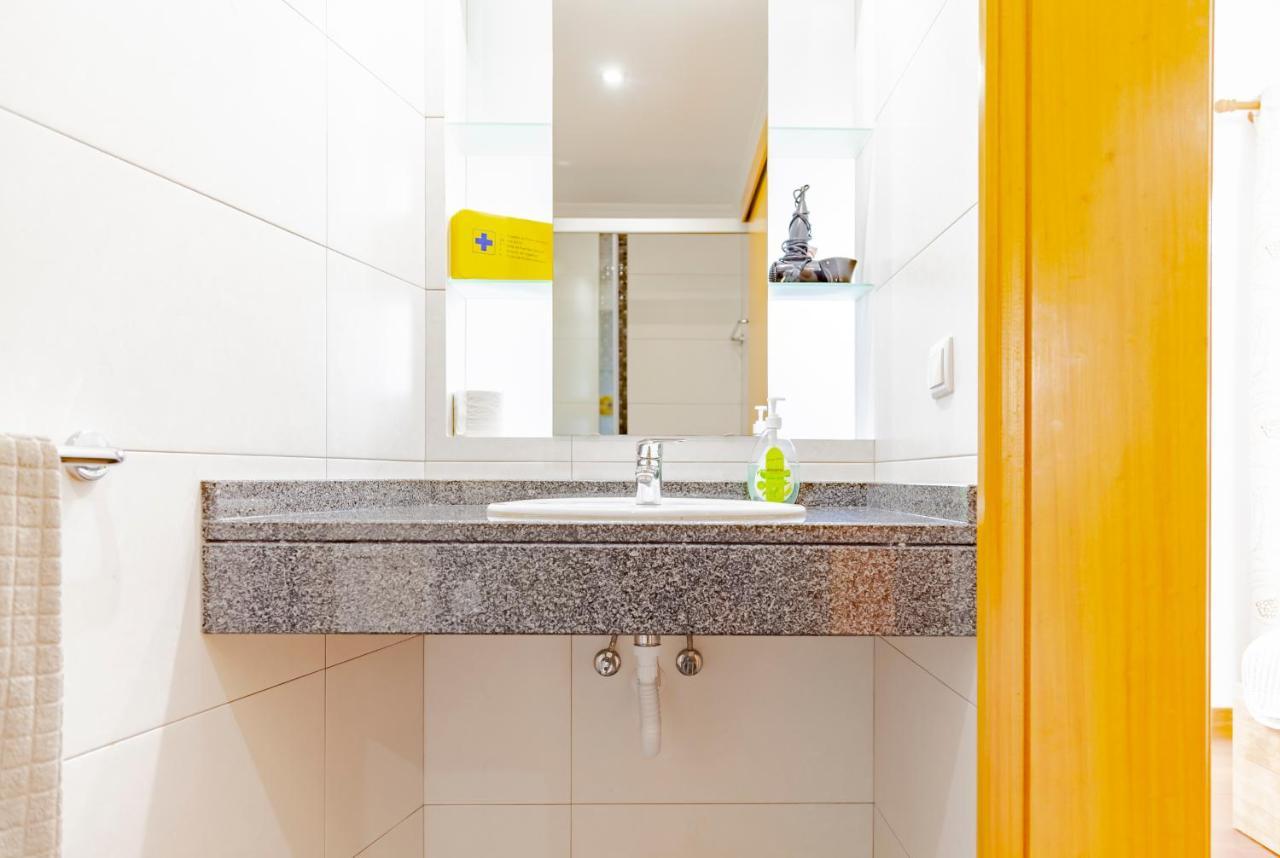 Capuchinhas Apartment ฟุงชาล ภายนอก รูปภาพ